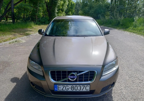Volvo V70 cena 28500 przebieg: 368000, rok produkcji 2010 z Terespol małe 301